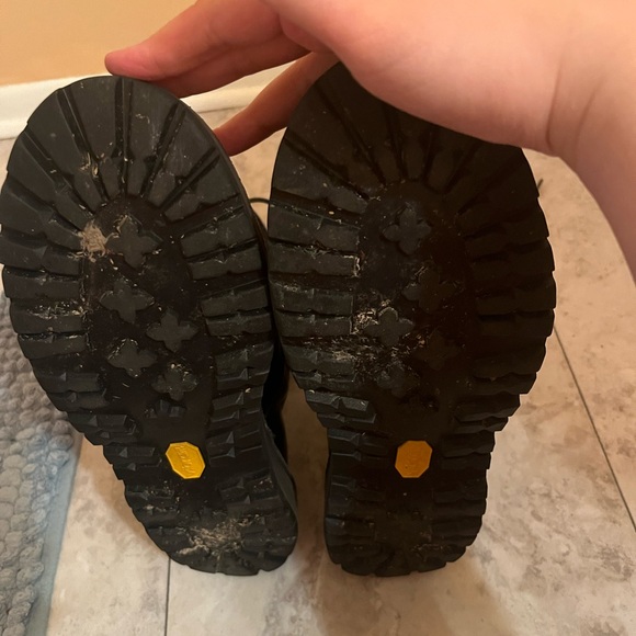 Danner Acadia 8” 200G Insulated Waterproof Boots - Picture 6 of 8